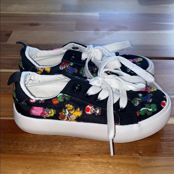 Kids Super Mario Sneakers - Picture 3 of 4